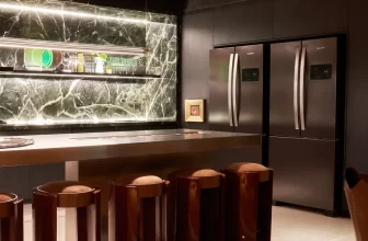 Geladeira Brastemp em cozinha moderna mostrando onde aplicar cupom