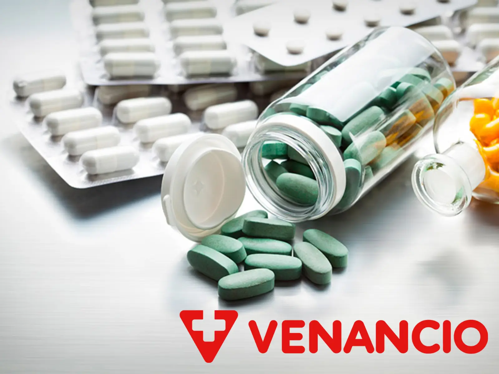 Medicamentos e pílulas com o logo da Drogaria Venancio, representando as ofertas e cupons de desconto.
