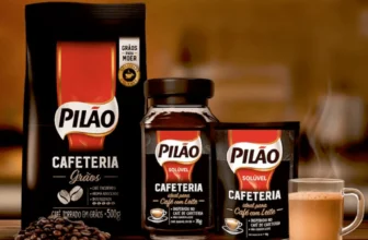 Linha de produtos Cafeteria do Café Pilão, incluindo café em grãos e café solúvel, mostrando a variedade da marca disponível para compra com cupom de desconto.