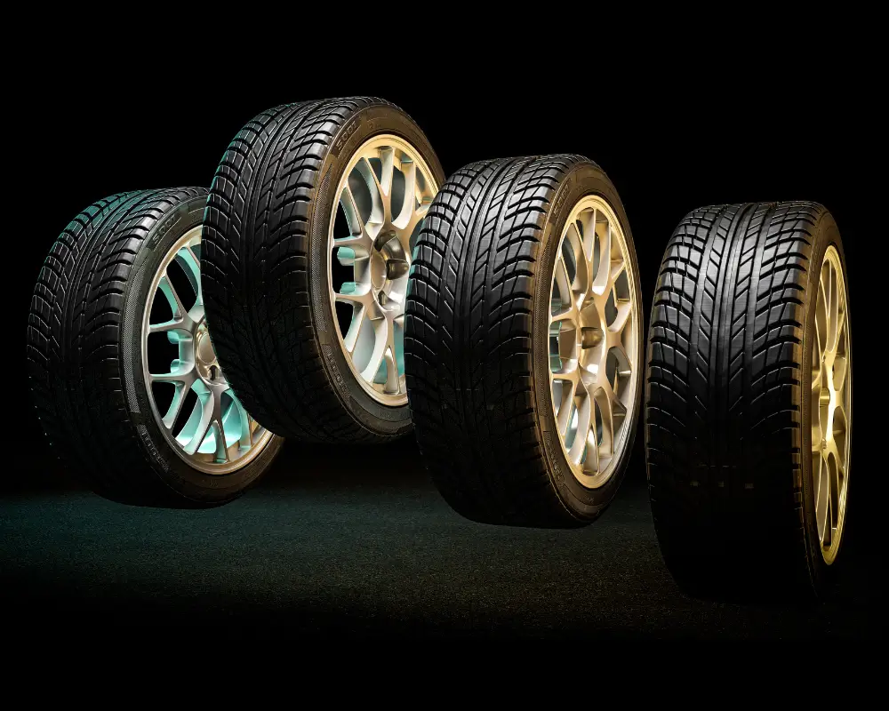 Conjunto de quatro pneus novos com rodas esportivas, representando la categoria automotiva com cupom de desconto na Gazin.
