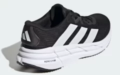Exemplo de tênis Adidas em promoção com cupom